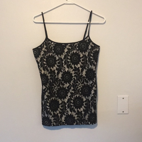 Cute floral cami - Picture 1 of 3